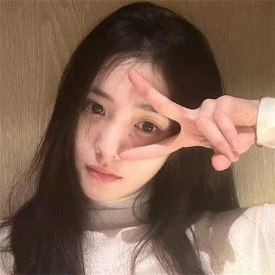 她很漂亮